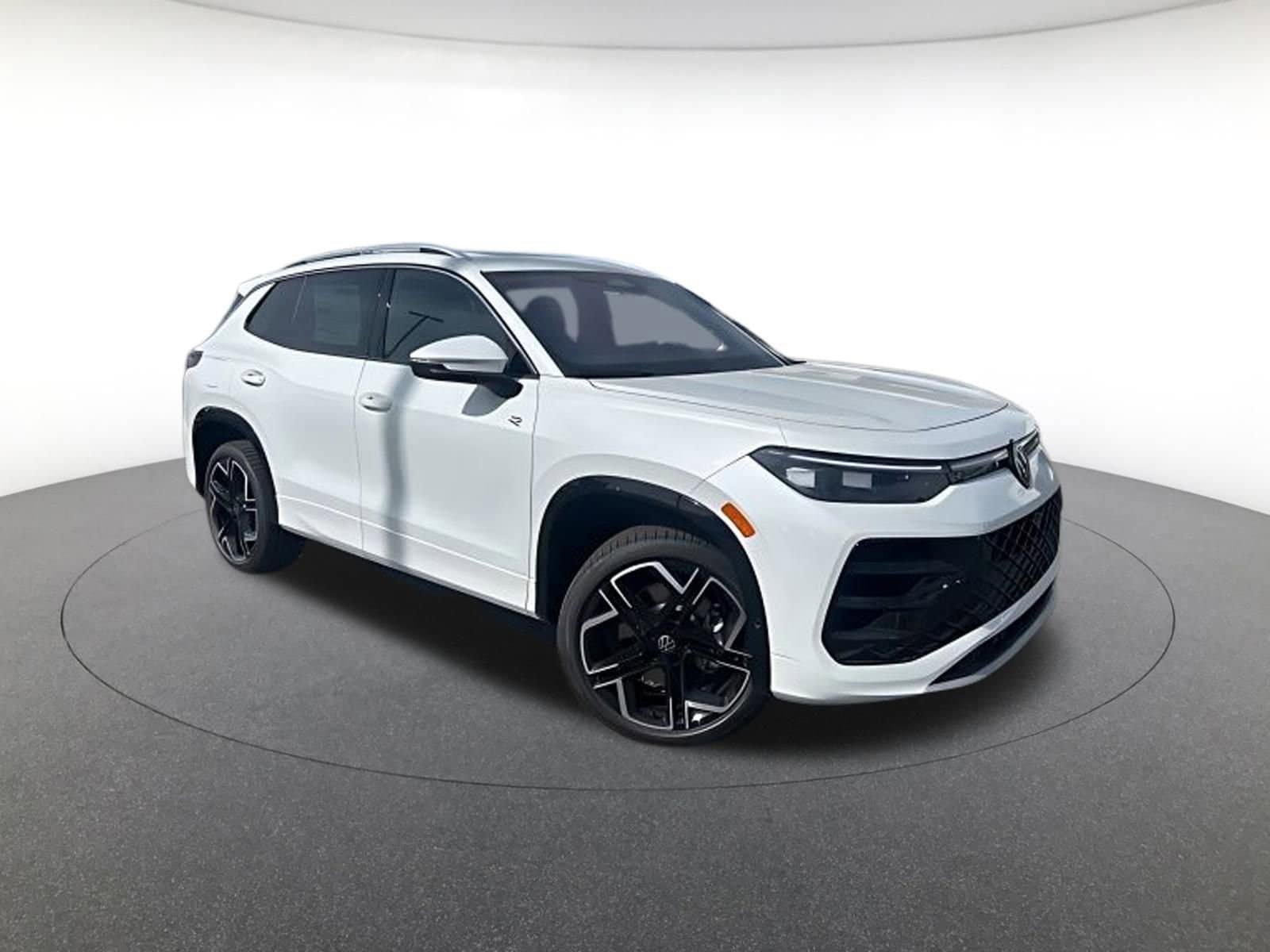 New 2026 Volkswagen Tiguan SEL R-Line