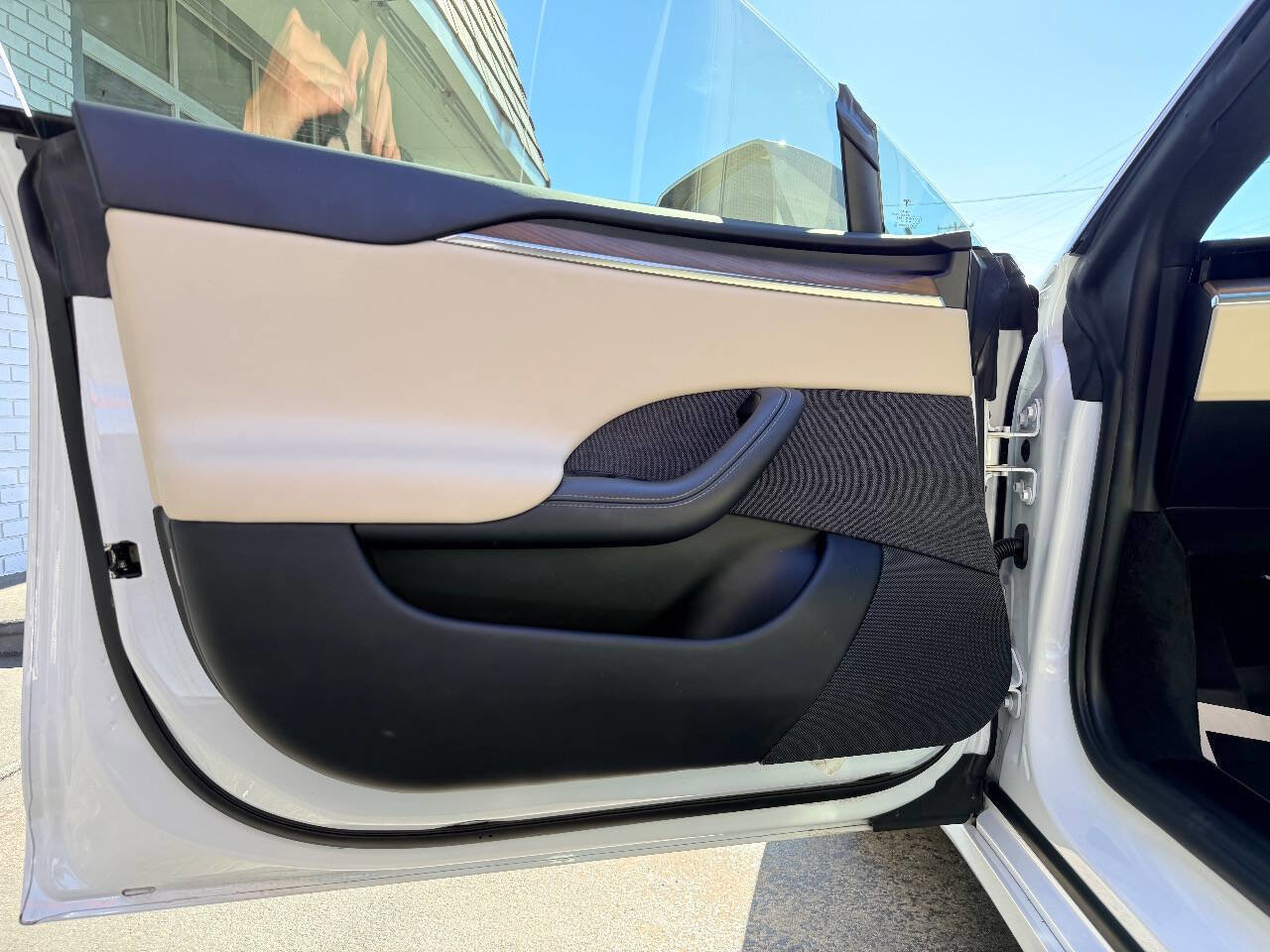 Used 2021 Tesla Model S Plaid image 12