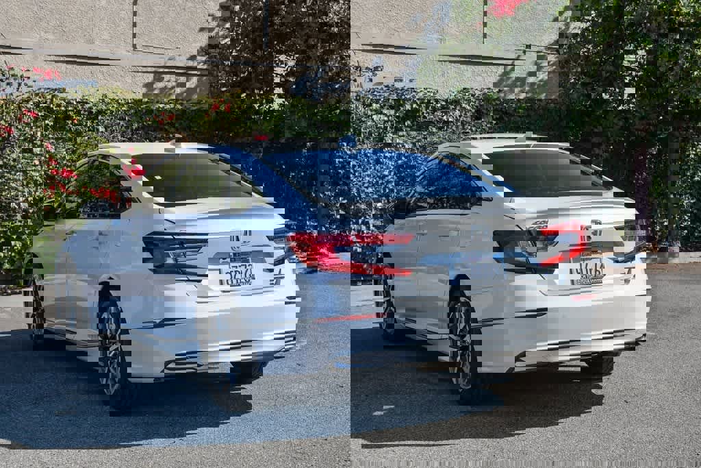 Used 2019 Honda Accord Touring image 8