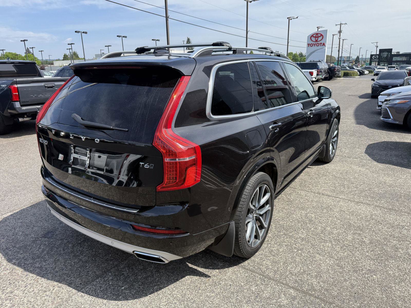 Used 2017 Volvo XC90 T6 Momentum w/ Vision Package AWD/4WD image 5