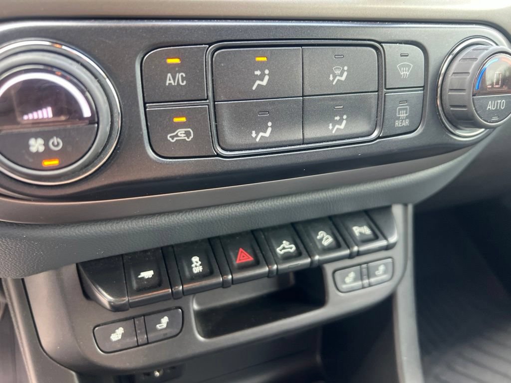 Used 2022 Chevrolet Colorado Z71 w/ Z71 Midnight Edition AWD/4WD image 37