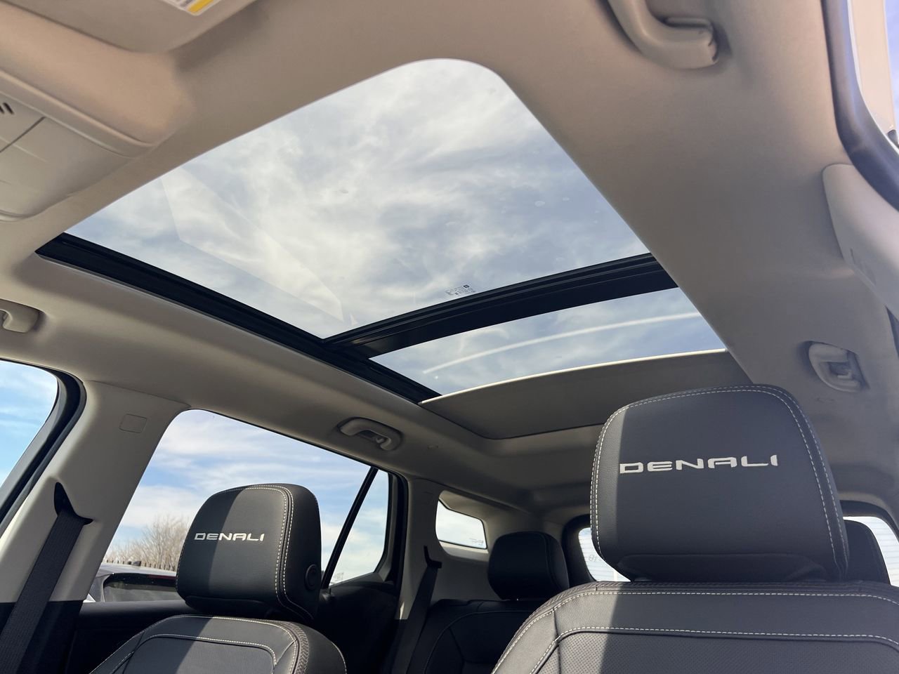 Used 2024 GMC Terrain Denali w/ Denali Premium Package image 14