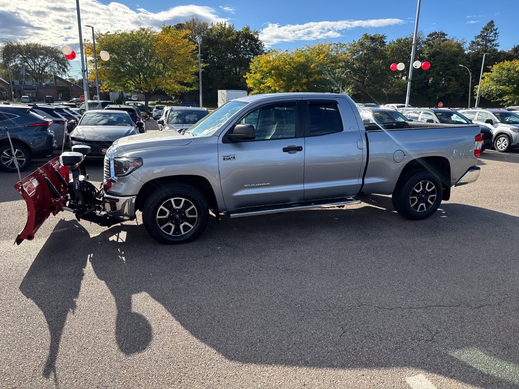 Used 2015 Toyota Tundra SR5 AWD/4WD image 4