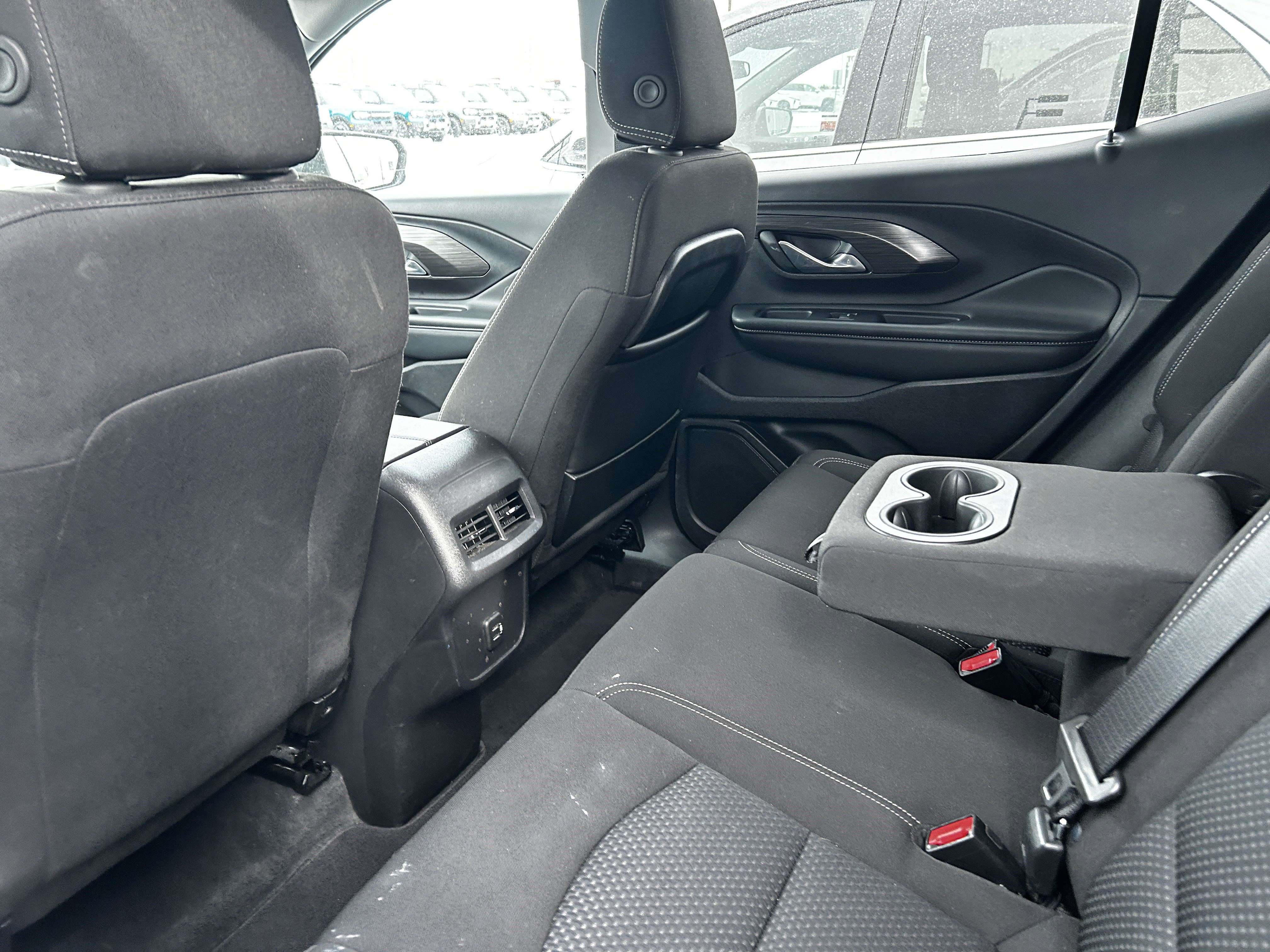 Used 2024 GMC Terrain SLE image 11