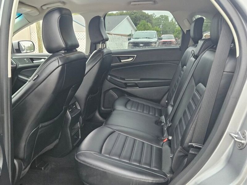 Used 2023 Ford Edge SEL image 7