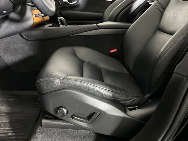 Certified 2023 Volvo XC90 B6 Plus w/ Protection Package Premier image 30