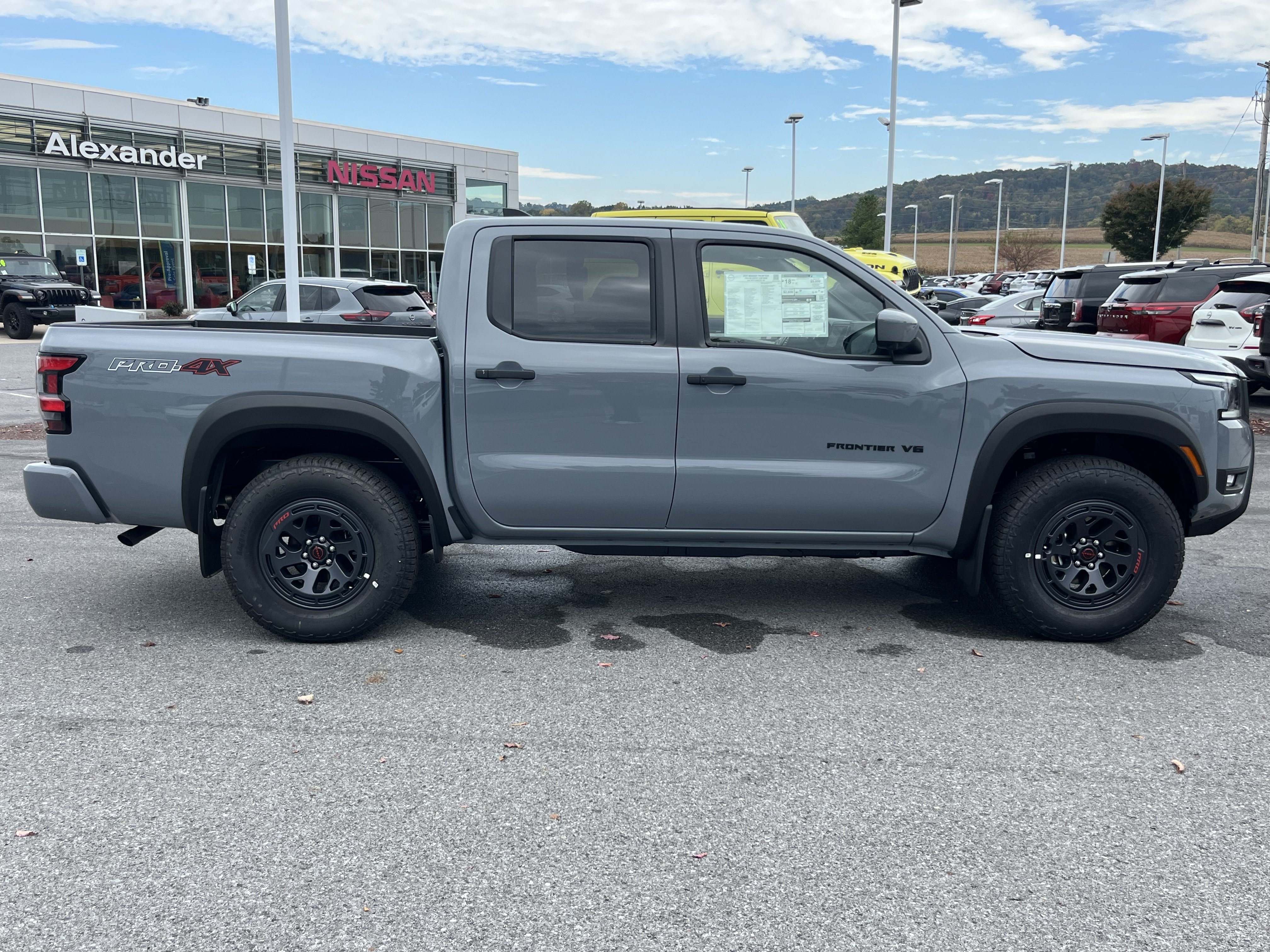 New 2027 Nissan Frontier PRO-4X w/ Pro Premium Package AWD/4WD image 2