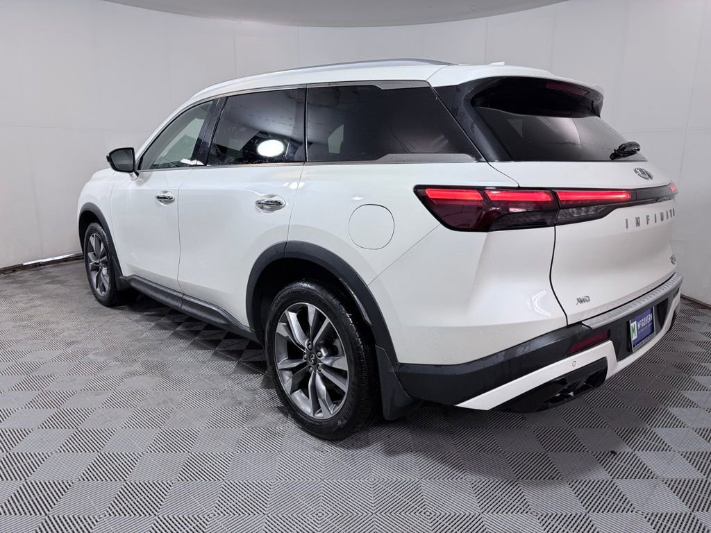 Used 2023 INFINITI QX60 Luxe w/ Vision Package image 4