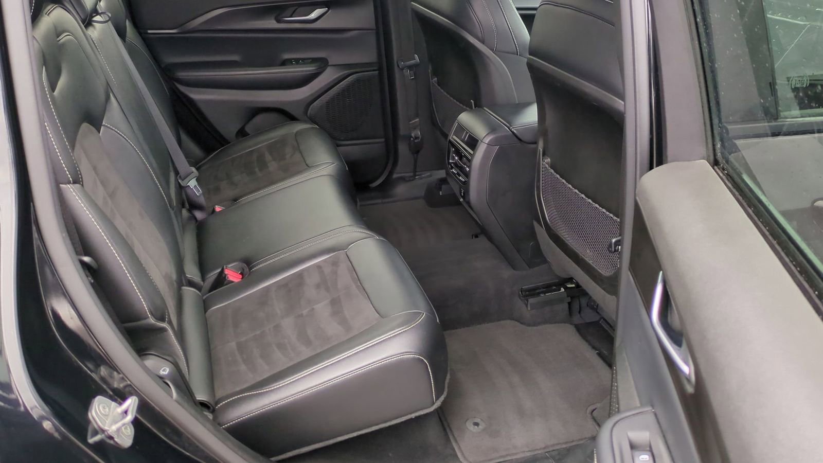 Used 2023 Jeep Grand Cherokee Altitude image 24