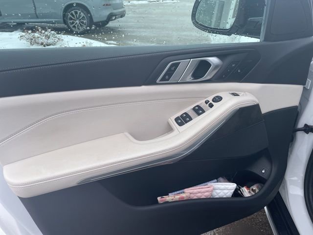 Used 2022 BMW X5 xDrive45e w/ Executive Package image 11