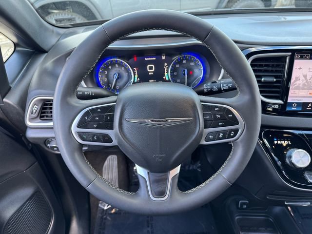 Used 2025 Chrysler Pacifica Select FWD image 22