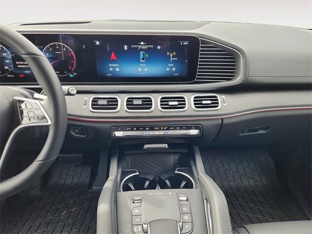 Used 2025 Mercedes-Benz GLS 450 4MATIC image 11