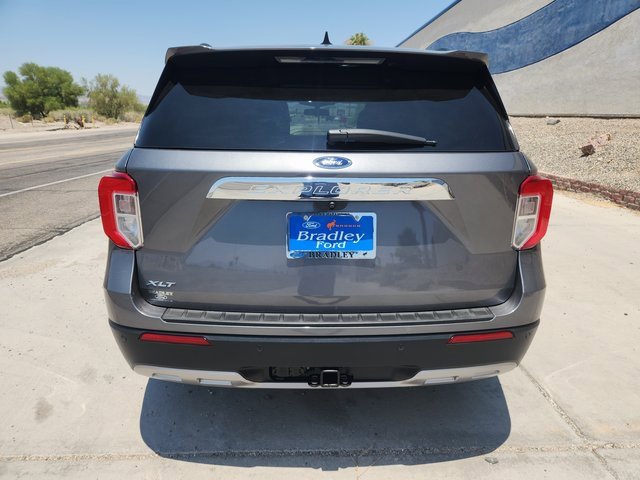 Used 2022 Ford Explorer XLT w/ Equipment Group 202A image 6