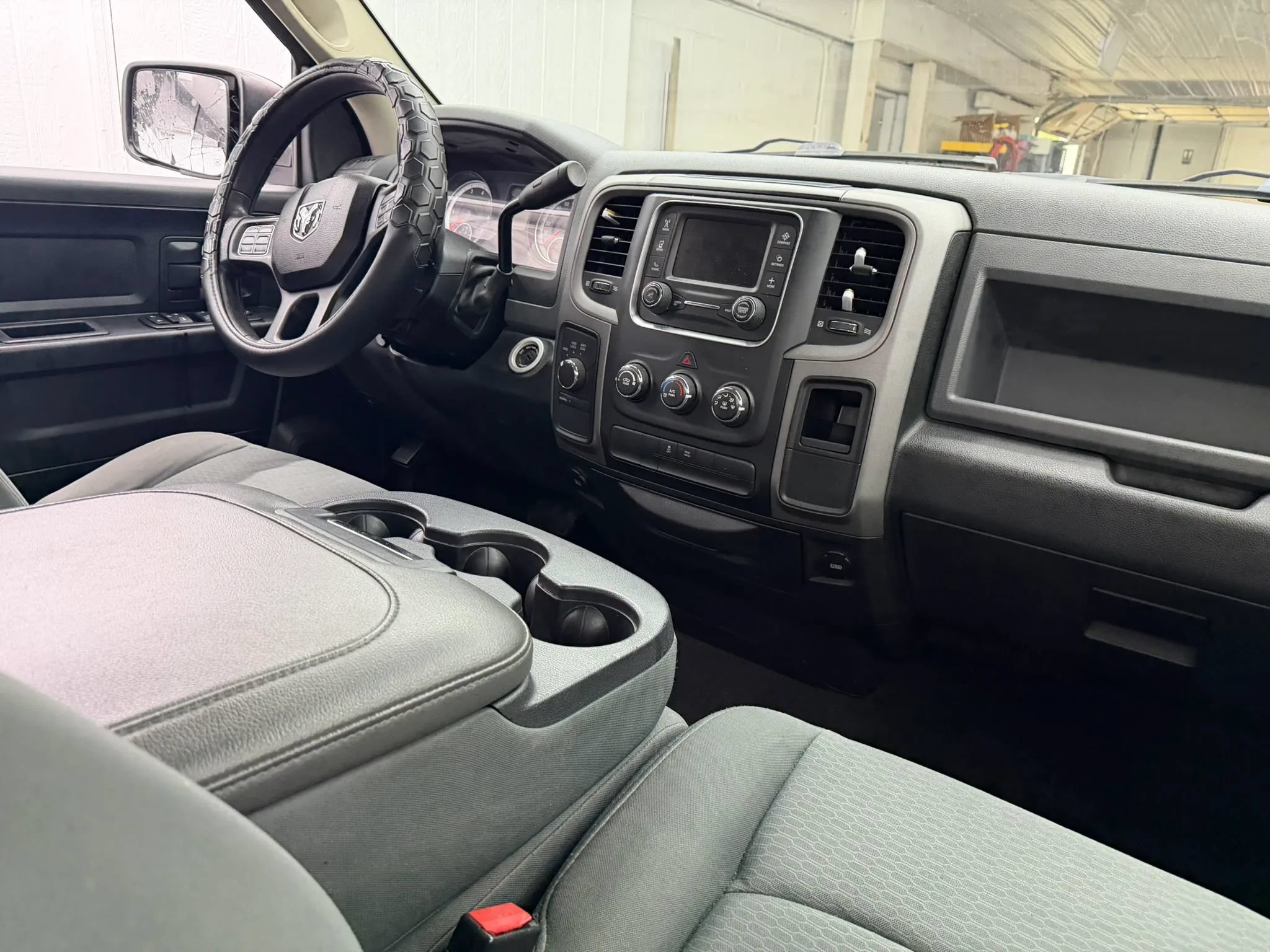 Used 2014 RAM 1500 ST AWD/4WD image 9