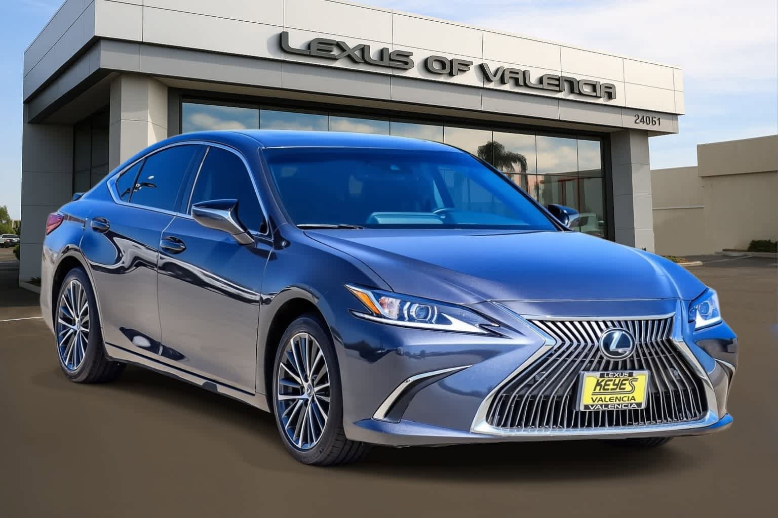 Used 2023 Lexus ES 300h w/ Premium Package FWD image 4