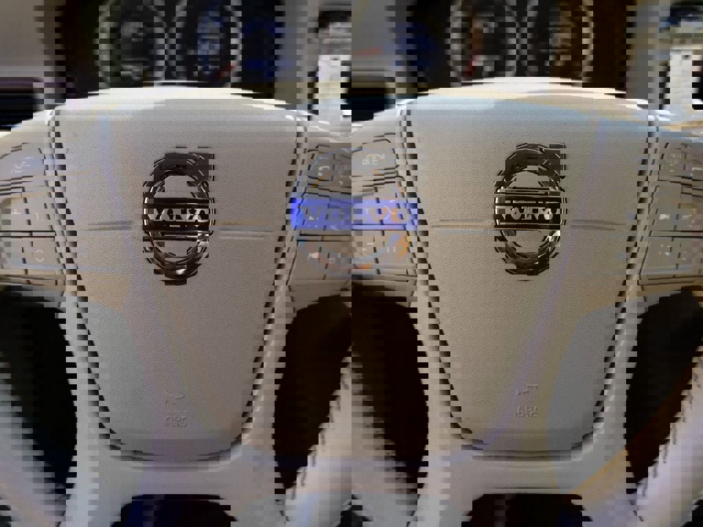 Used 2010 Volvo XC70 3.2 AWD/4WD image 32