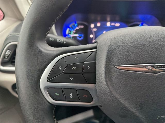 Used 2023 Chrysler Pacifica Touring-L FWD image 34
