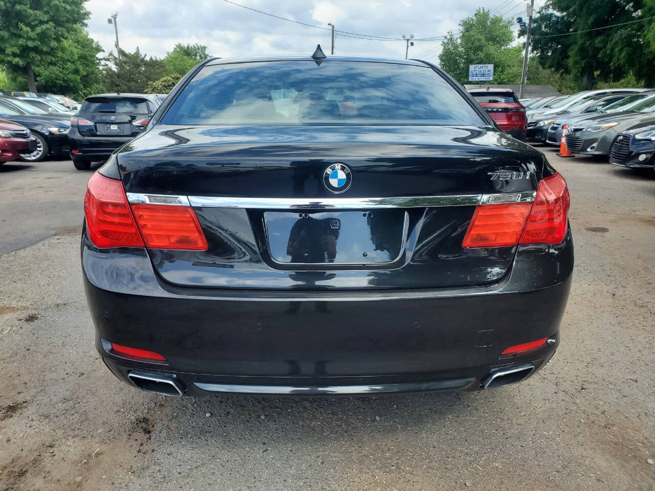 Used 2009 BMW 750i RWD image 6