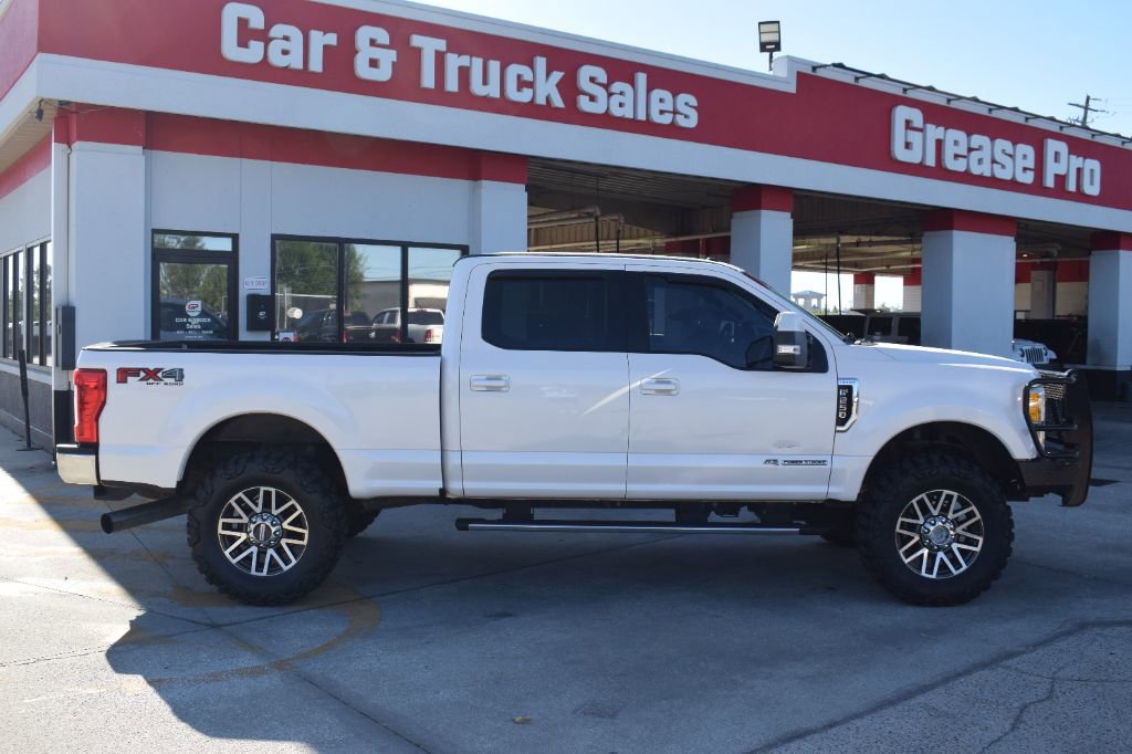 Used 2017 Ford F250 Lariat w/ FX4 Off-Road Package AWD/4WD image 3