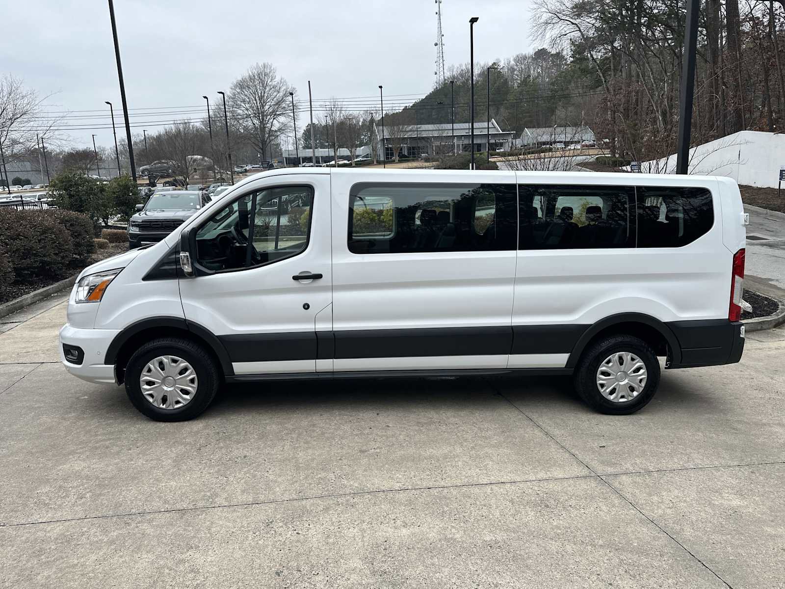 Used 2021 Ford Transit 350 XLT image 4