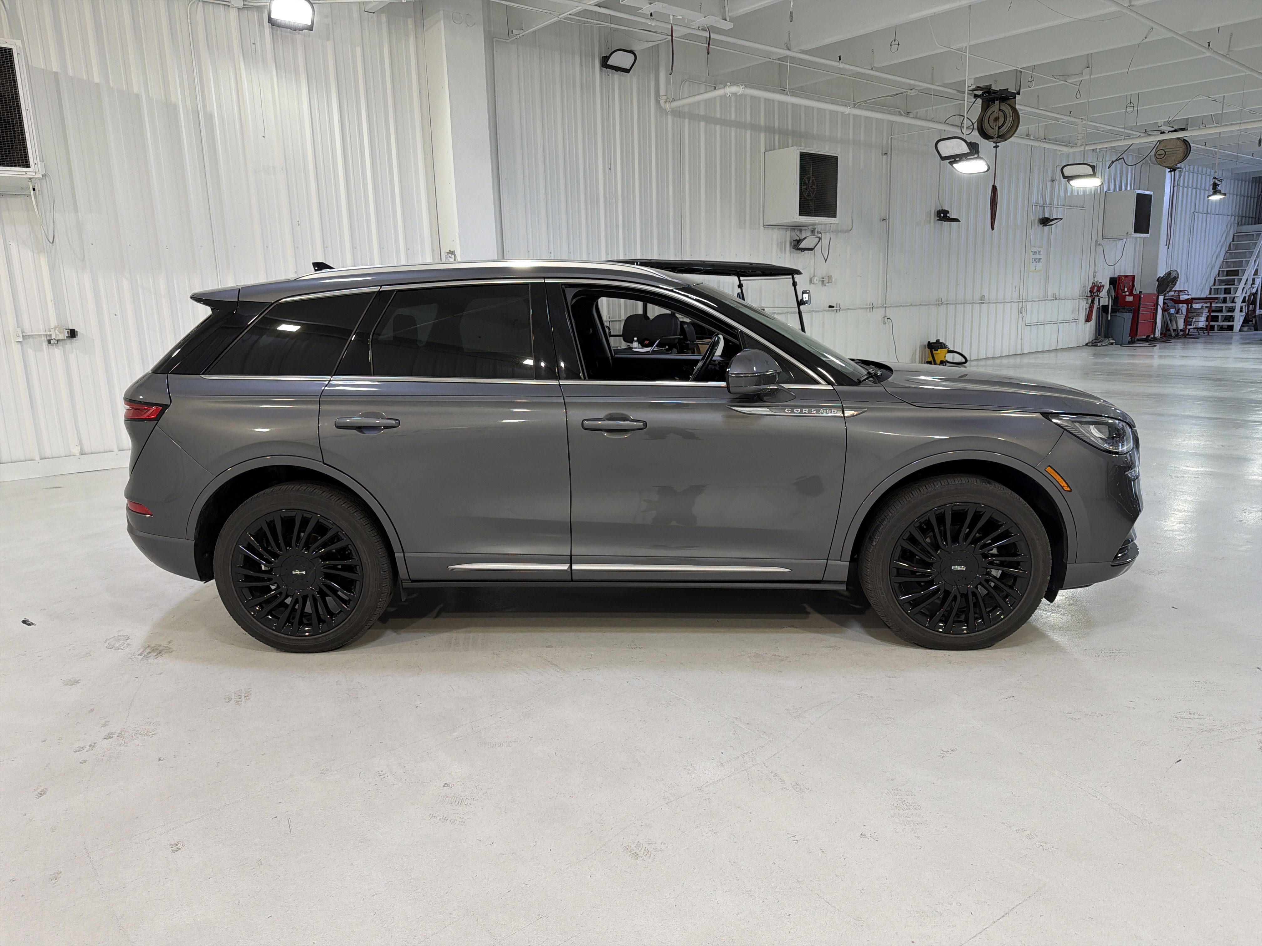 Used 2022 Lincoln Corsair Reserve w/ Luxury Package image 6