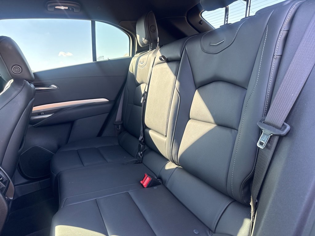 Used 2023 Cadillac XT4 Premium Luxury image 37