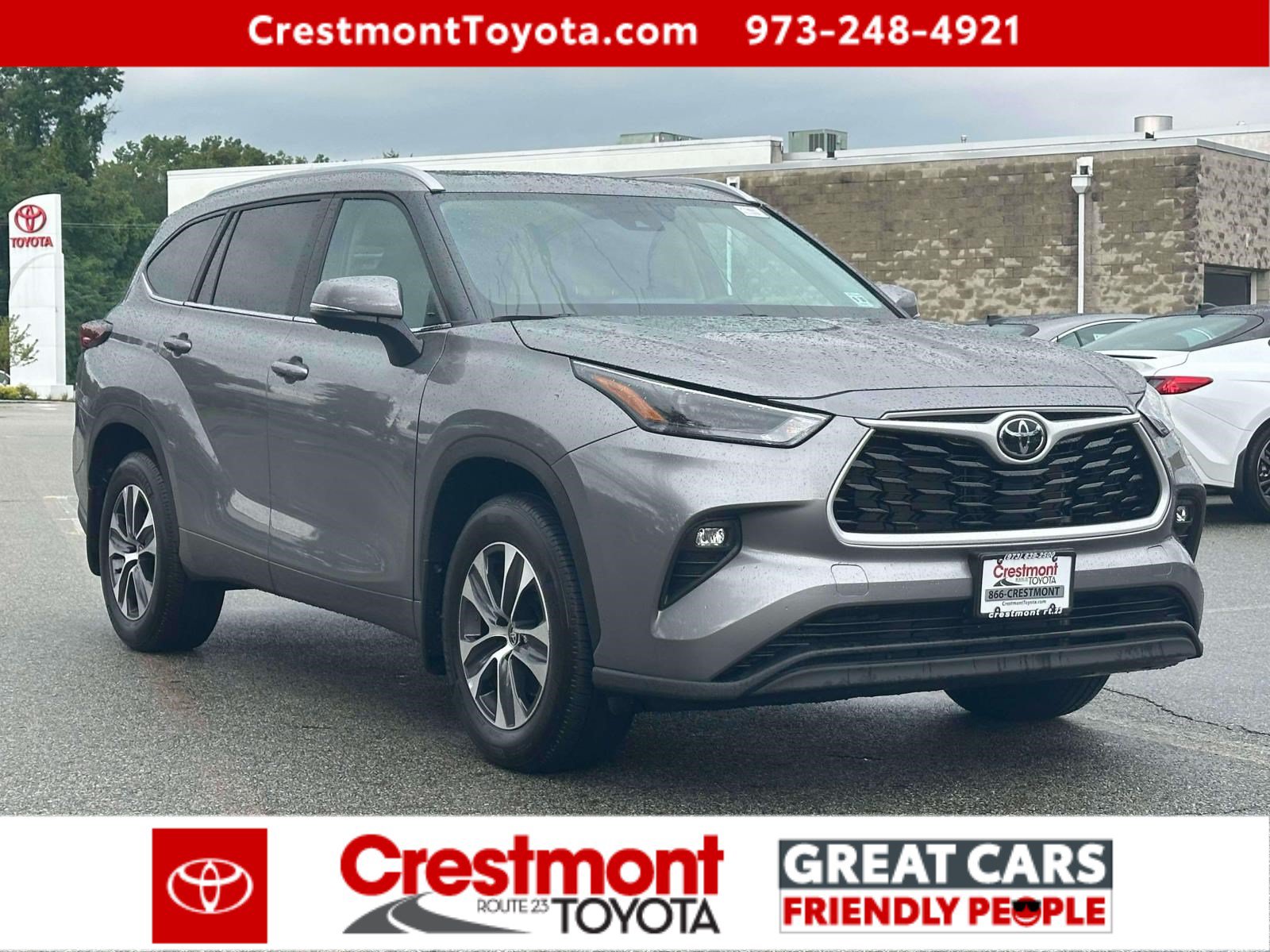 Certified 2025 Toyota Highlander XLE AWD/4WD image 2