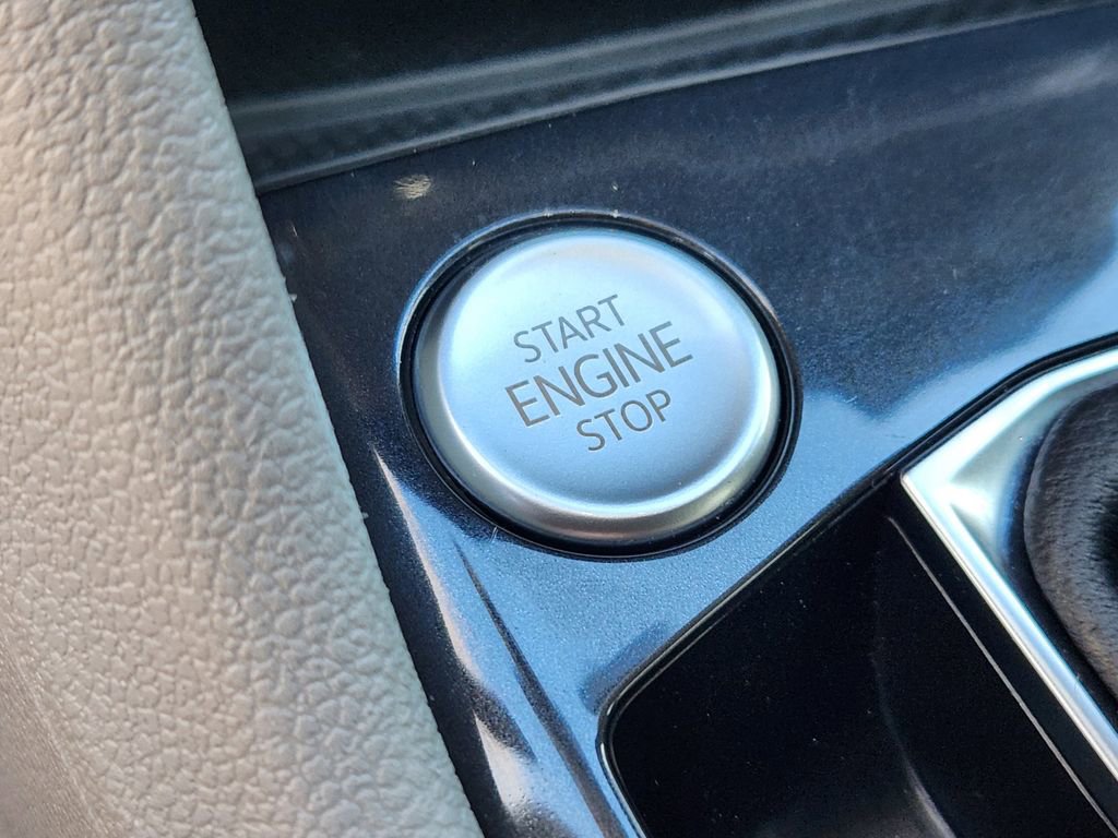 Used 2024 Volkswagen Tiguan SE w/ MDO Package, Two-Row image 11