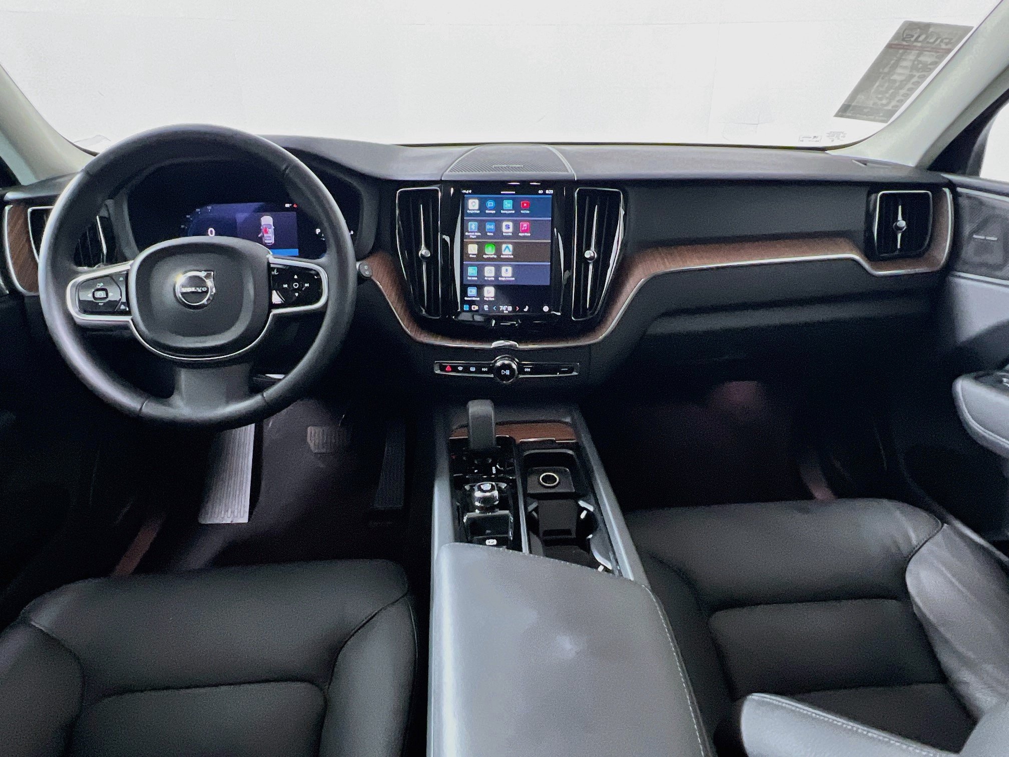 Used 2024 Volvo XC60 T8 Plus w/ Protection Package Premier AWD/4WD image 29