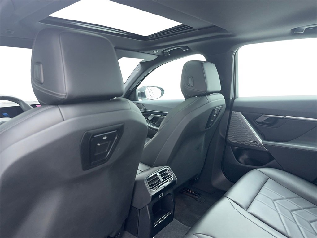 Used 2024 BMW i5 eDrive40i image 42