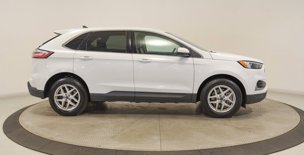 Used 2024 Ford Edge SEL image 7