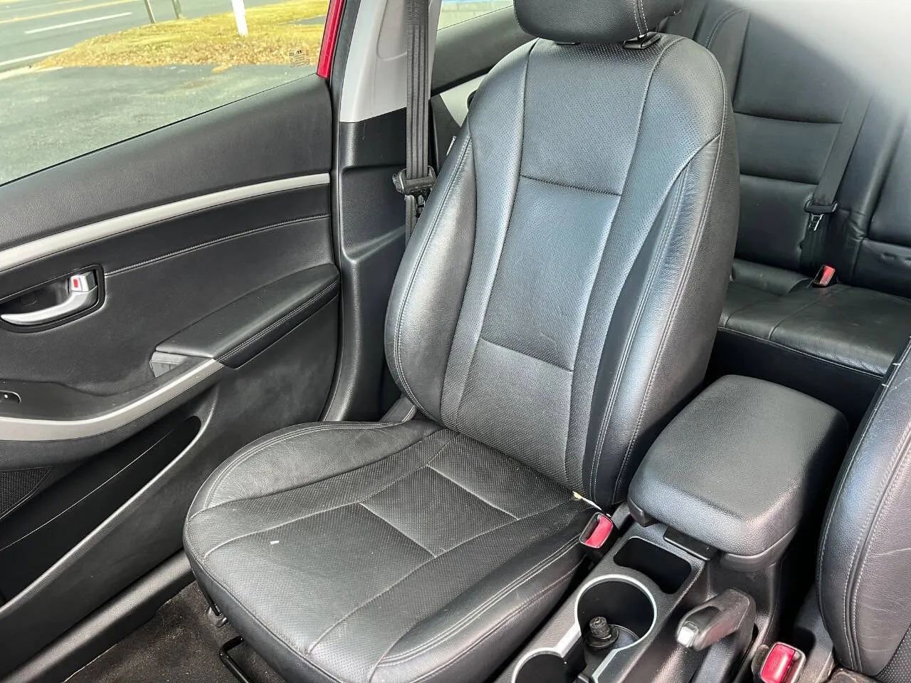 Used 2014 Hyundai Elantra GT w/ Option Group 03 image 16