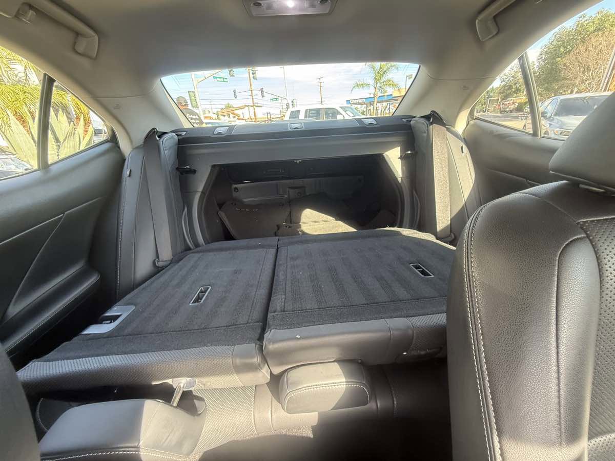 Used 2016 Lexus IS 200t image 39