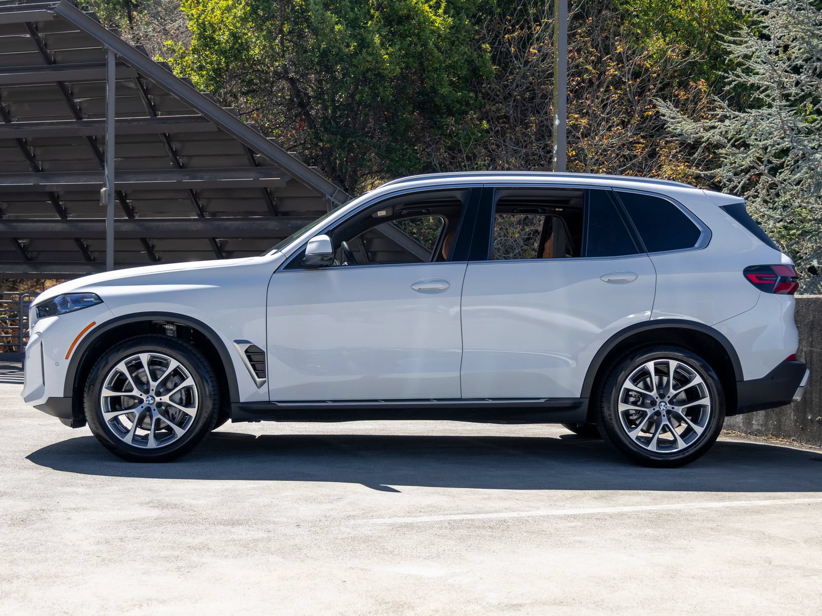 Used 2026 BMW X5 xDrive40i AWD/4WD image 2