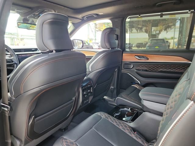 New 2026 Jeep Grand Cherokee L Summit w/ Obsidian Package AWD/4WD image 13