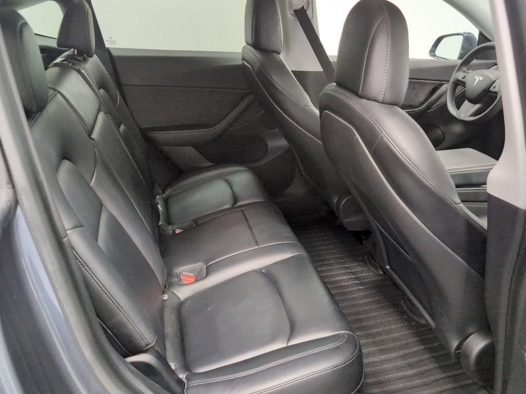 Used 2021 Tesla Model Y Long Range AWD/4WD image 28