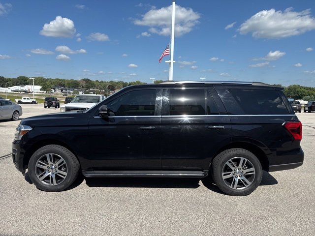 Used 2022 Ford Expedition Limited image 5