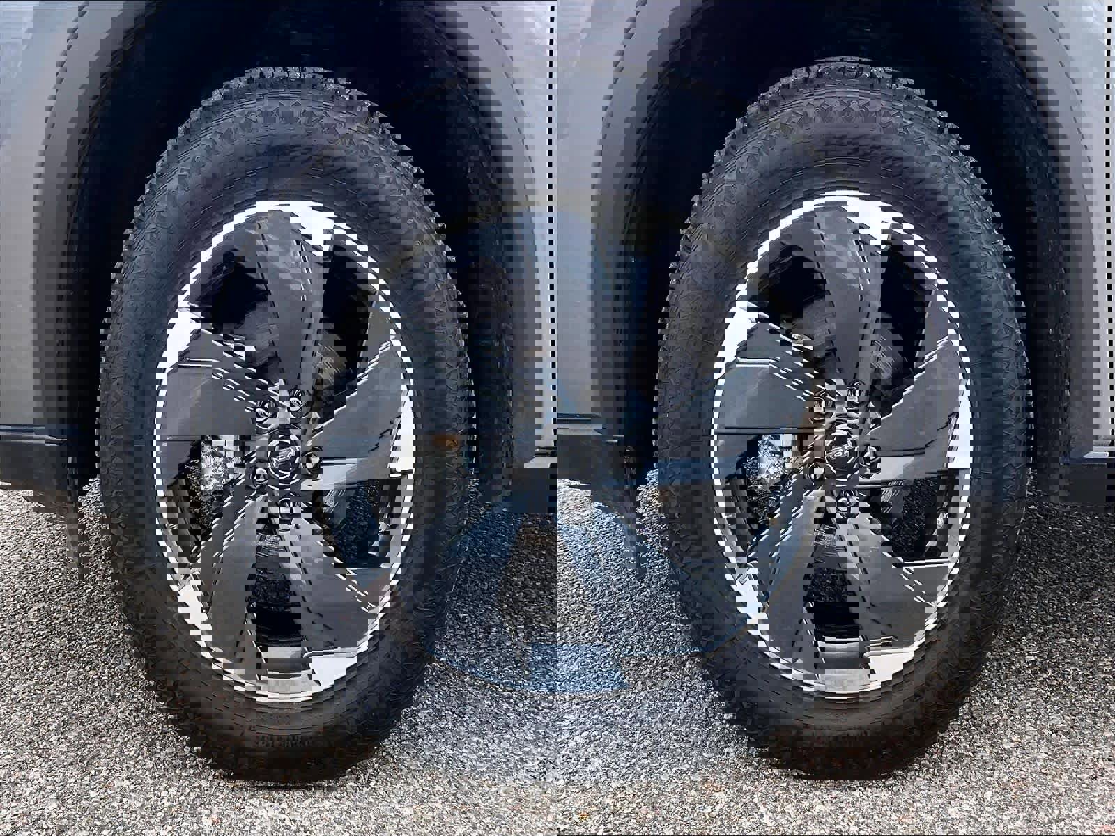 Used 2024 Nissan Rogue SV image 7