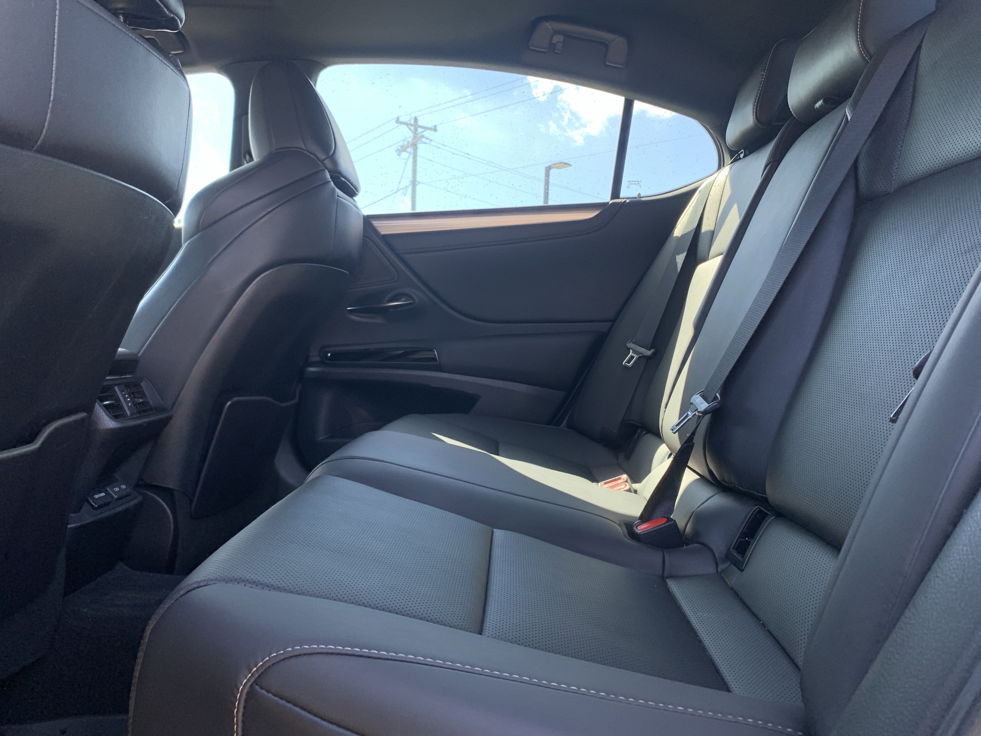 Certified 2023 Lexus ES 350 F Sport w/ Accessory Package (Z2) image 32