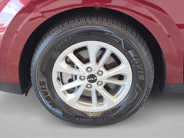 Used 2024 Kia Carnival LX FWD image 23