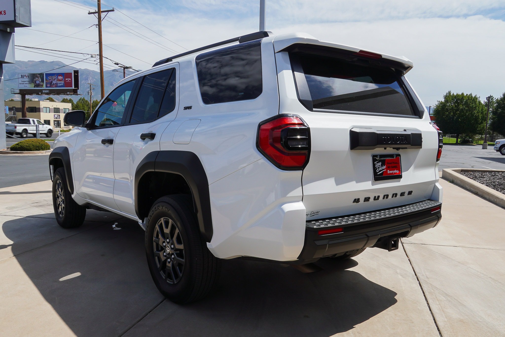 Used 2025 Toyota 4Runner SR5 AWD/4WD image 6
