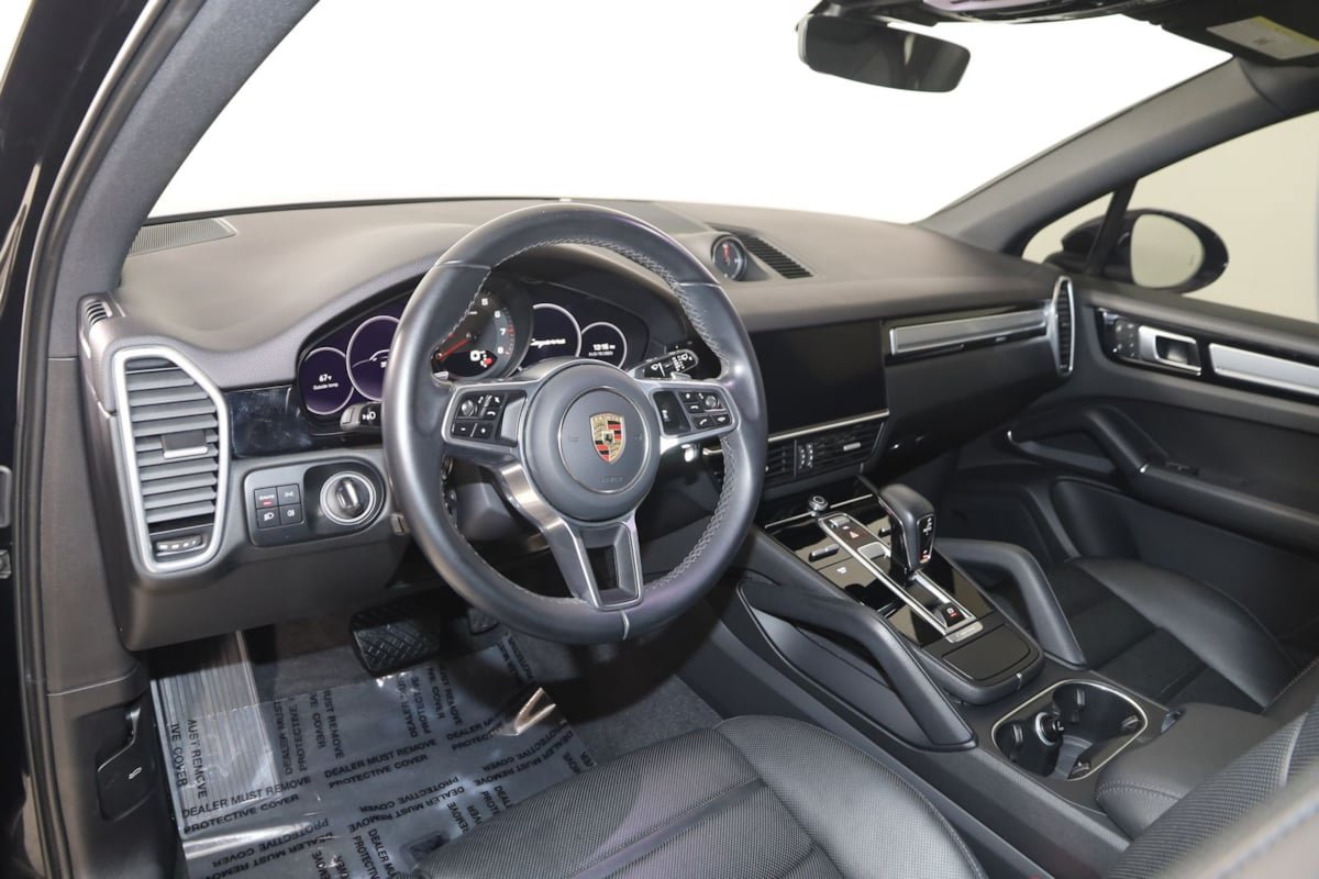 Used 2023 Porsche Cayenne Platinum Edition AWD/4WD image 26