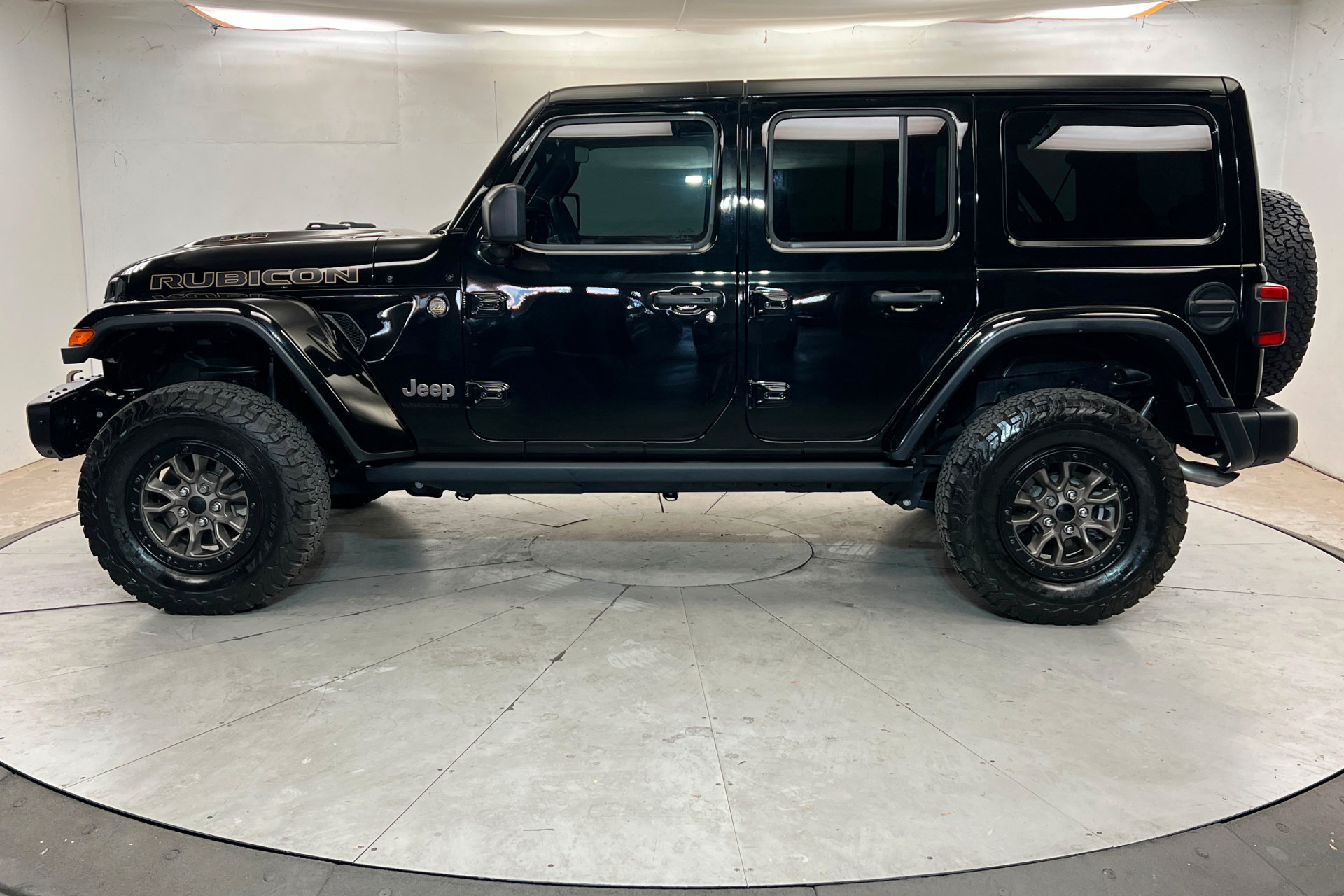 Used 2023 Jeep Wrangler Unlimited Rubicon 392 w/ Trailer Tow Package AWD/4WD image 2