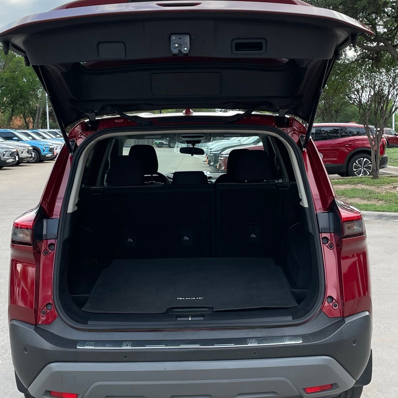 Used 2023 Nissan Rogue SV FWD image 26