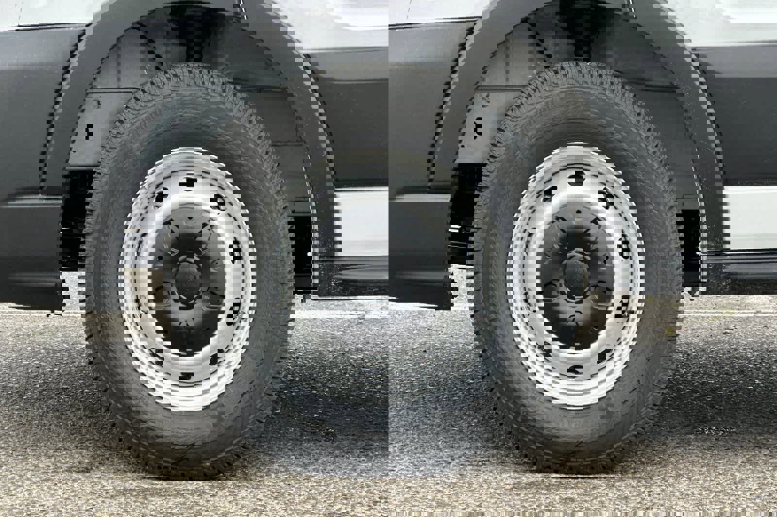 New 2026 Ford Transit 250 148 Medium Roof w/ Load Area Protection Package image 26