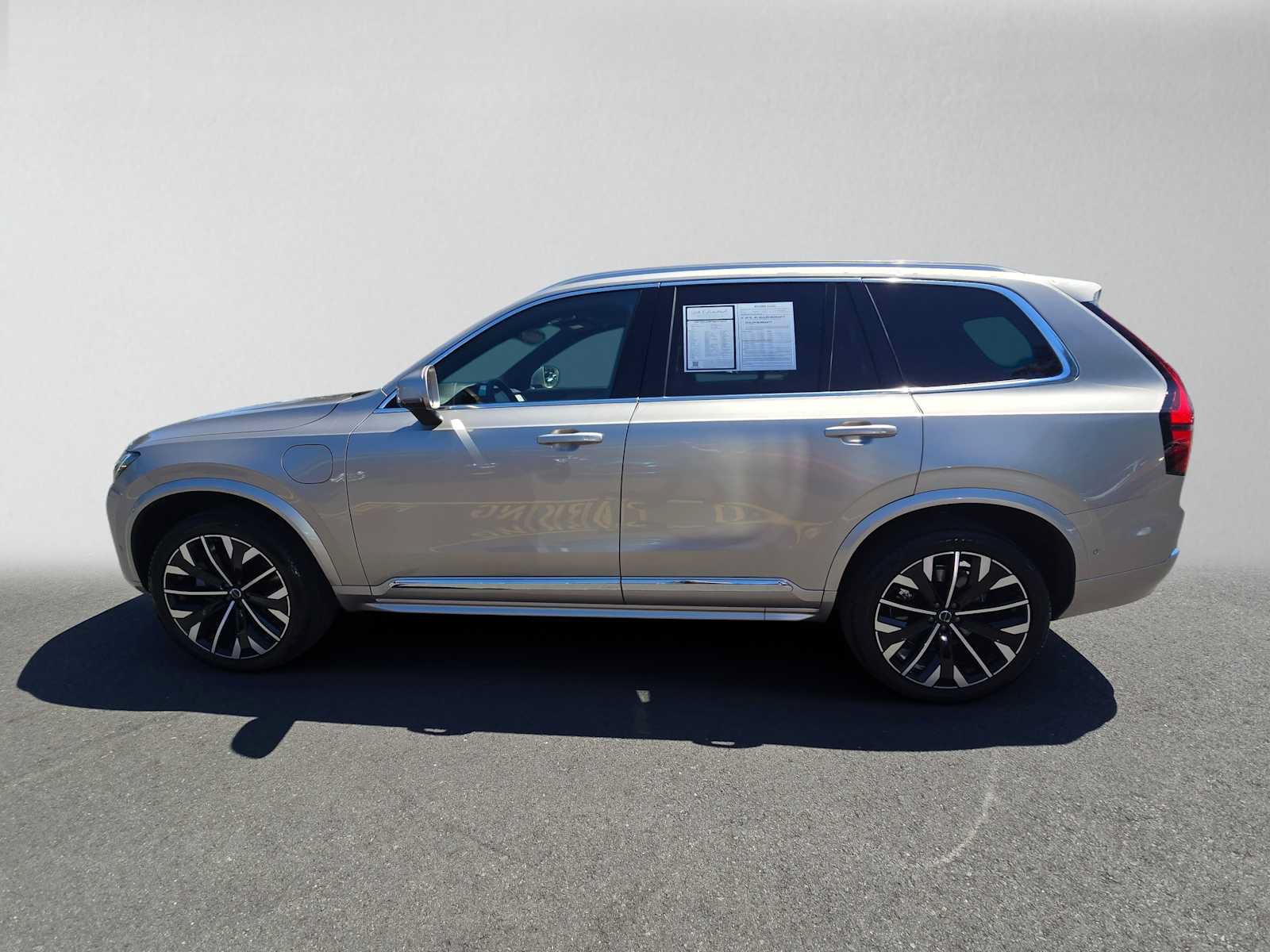 Used 2026 Volvo XC90 T8 Plus w/ Protection Package Premier AWD/4WD image 6