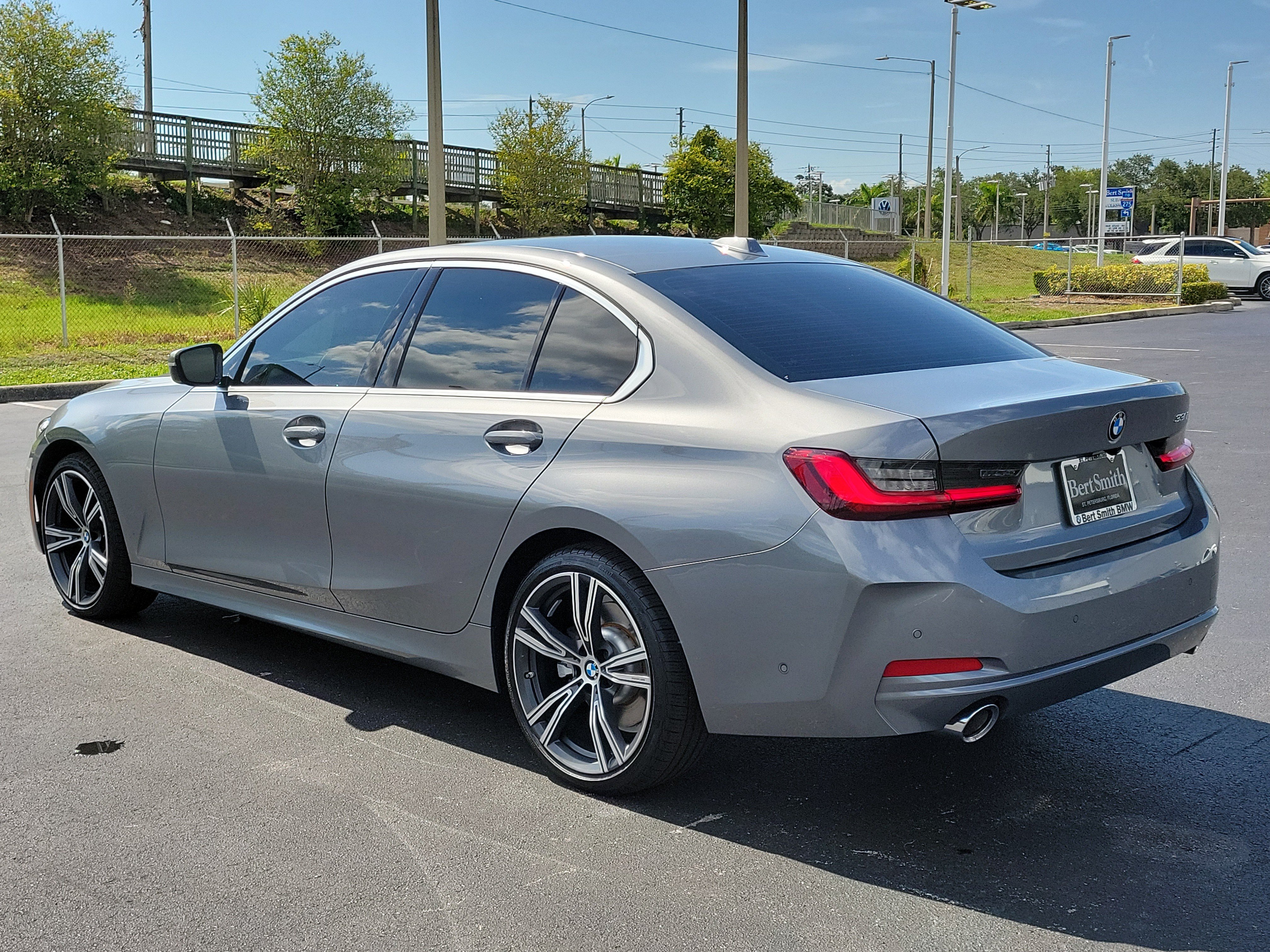 Used 2024 BMW 330i Sedan w/ Premium Package RWD image 4
