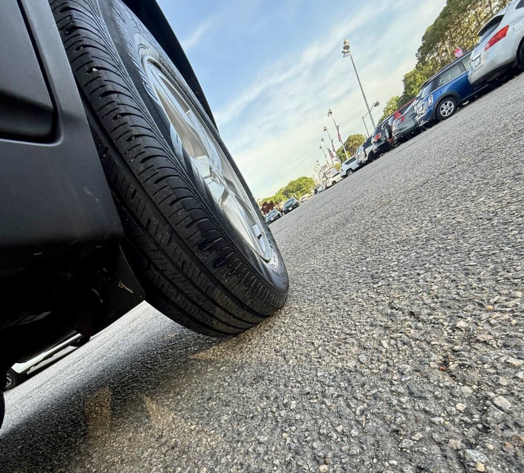 Used 2017 Chevrolet Trax LT w/ LT Convenience Package image 16