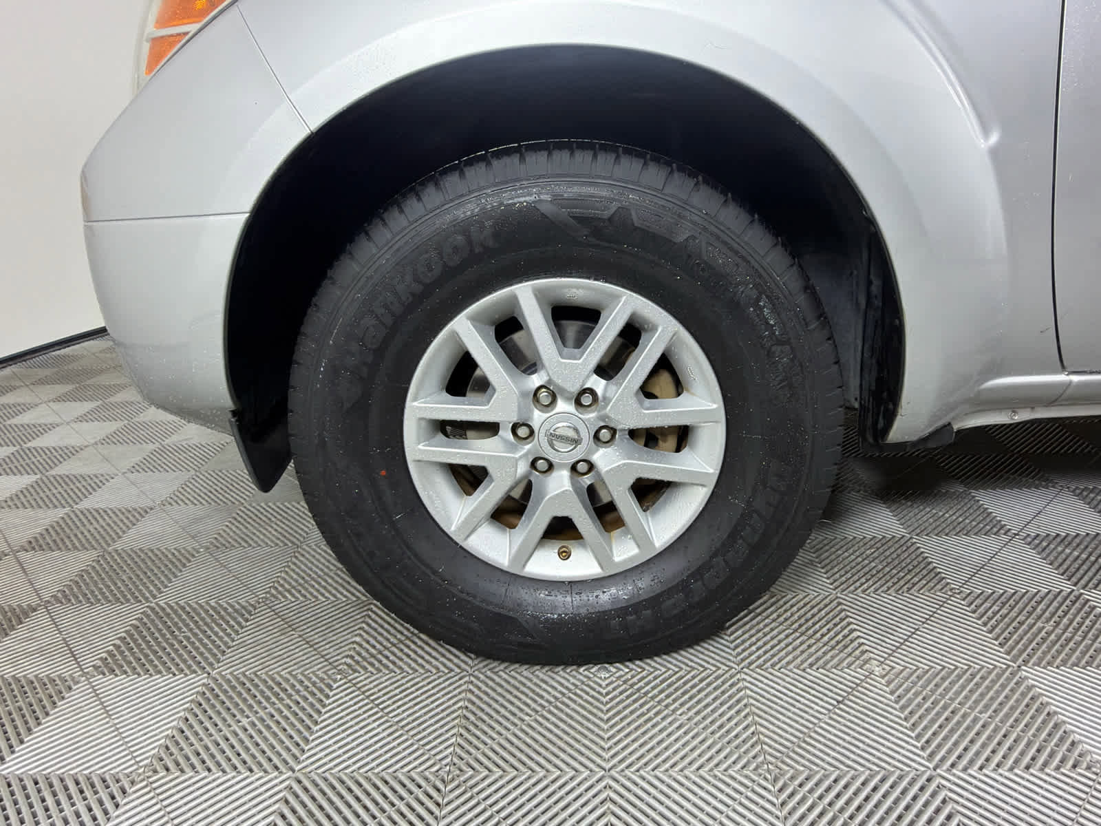 Used 2016 Nissan Frontier SV w/ SV Value Truck Package RWD image 9