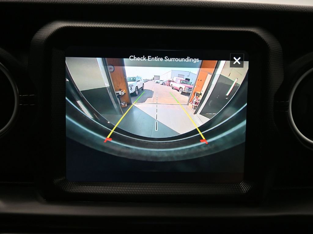 Used 2021 Jeep Wrangler Unlimited Sahara w/ Cold Weather Group image 18